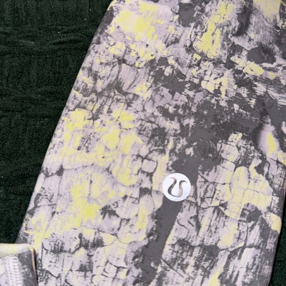 Lululemon Wunder Train High-Rise Tight 25"
Cinder Grain Smoked Spruce Multi - Picture 10 of 10